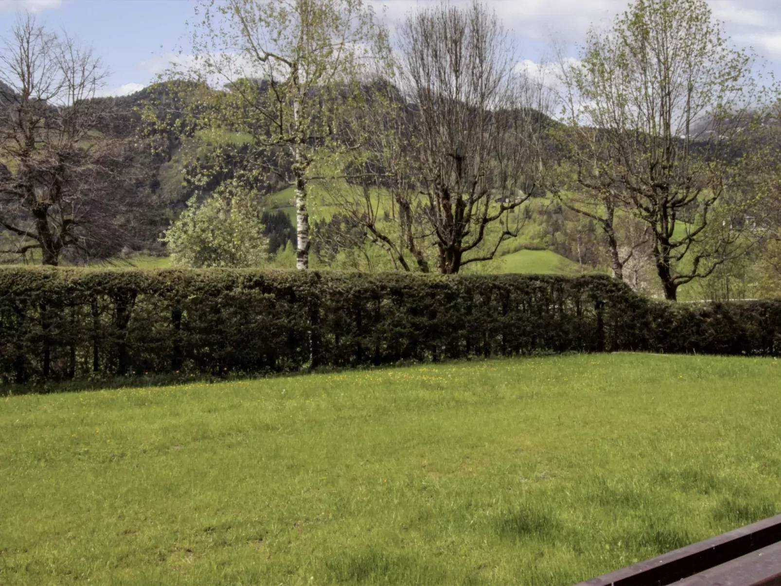 Sun & Mountain View-Outside
