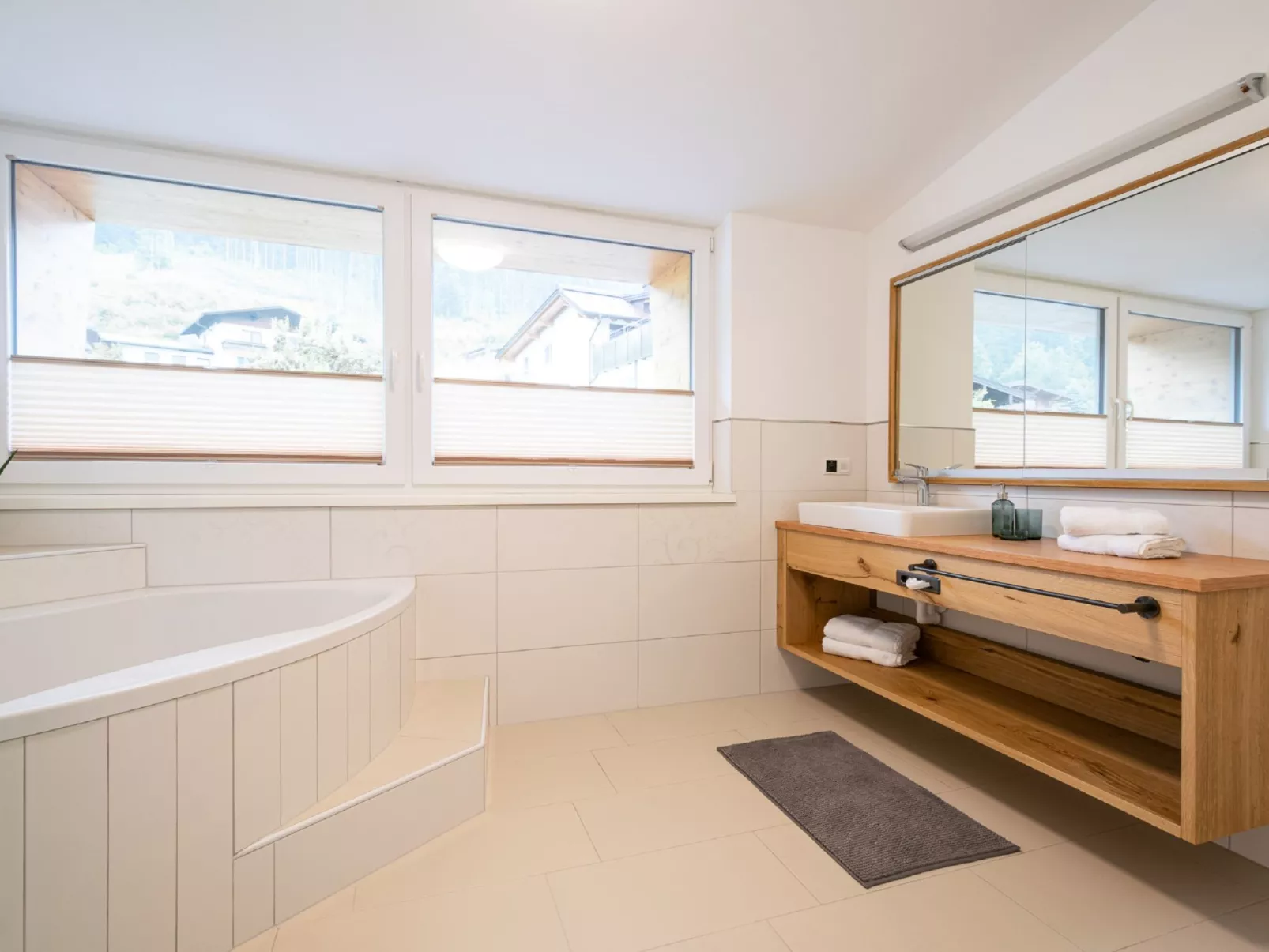 Christine Penthouse-Dedans