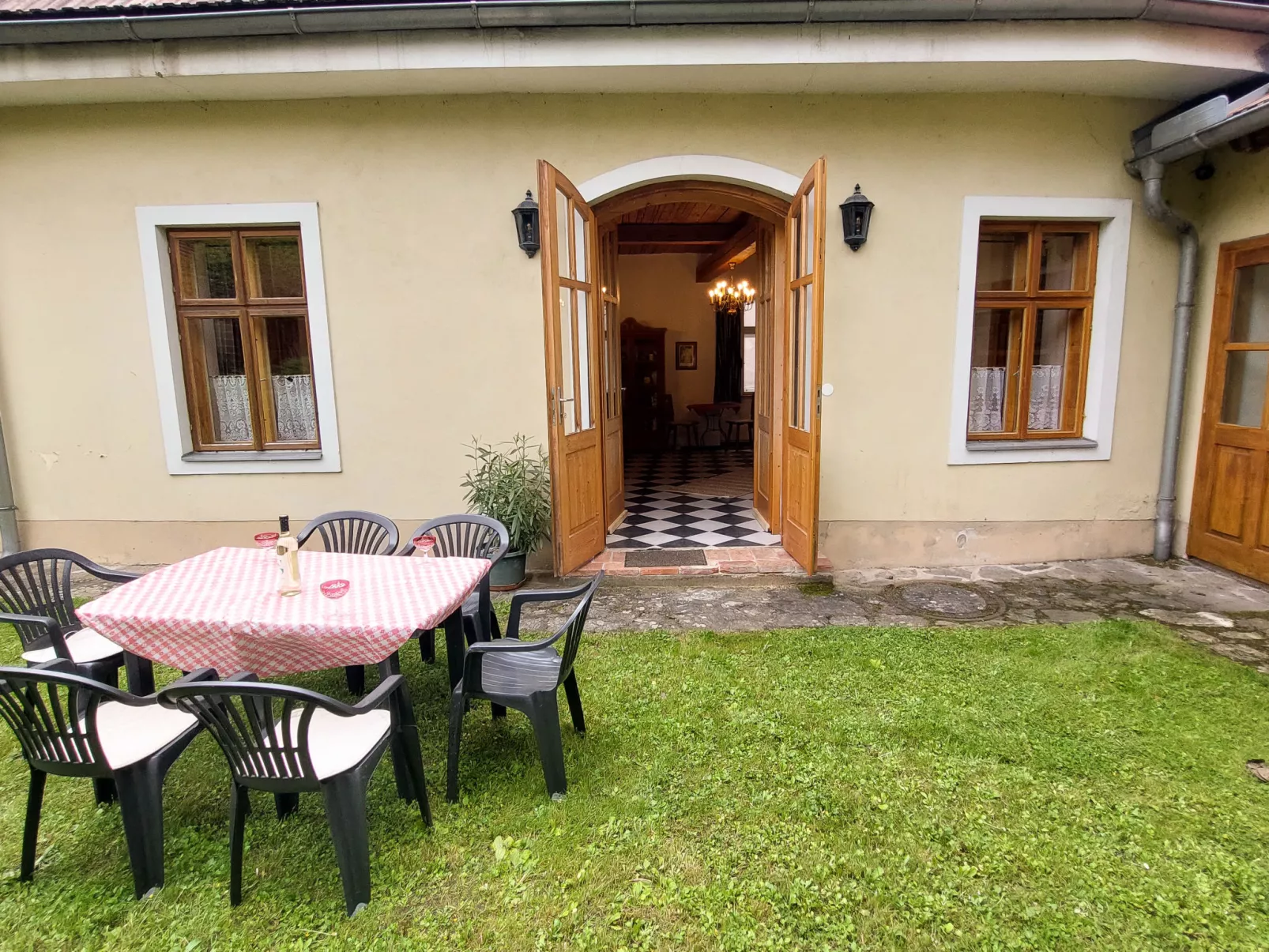 Alte Post-Draußen