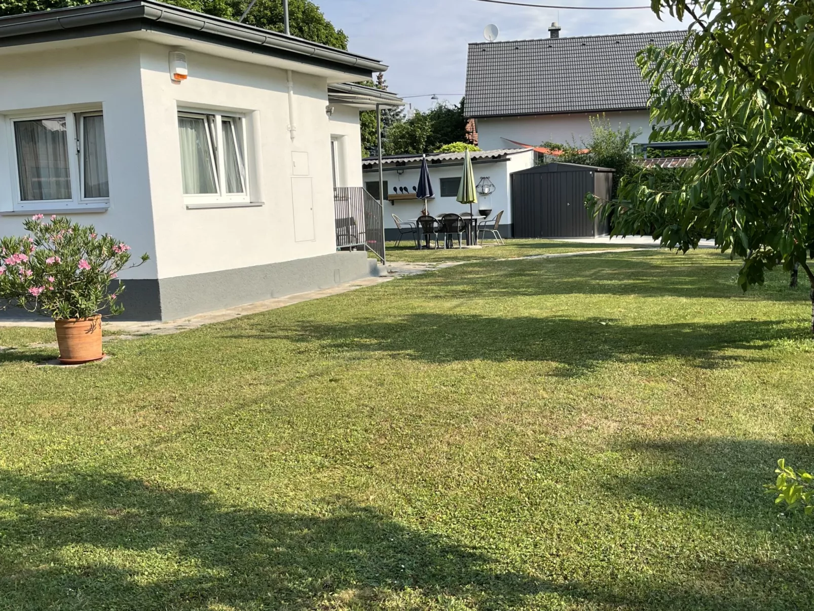 Bungalow Leopoldau-Outside