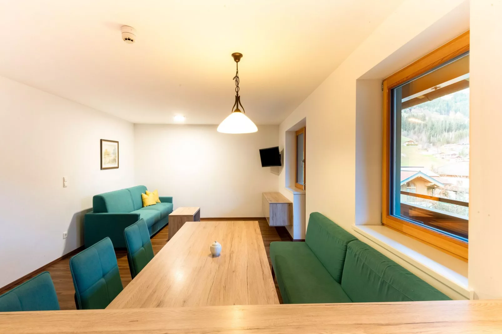 Appartement Zillertal Alpen C-Dining room