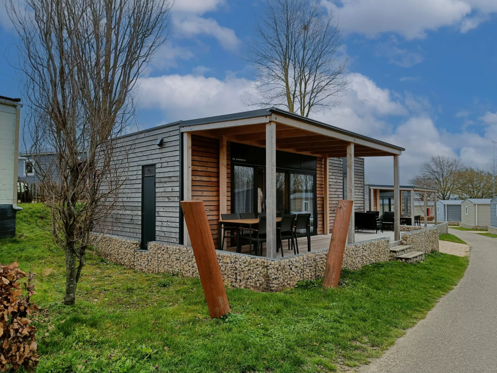 Grandeur Chalet-Dehors