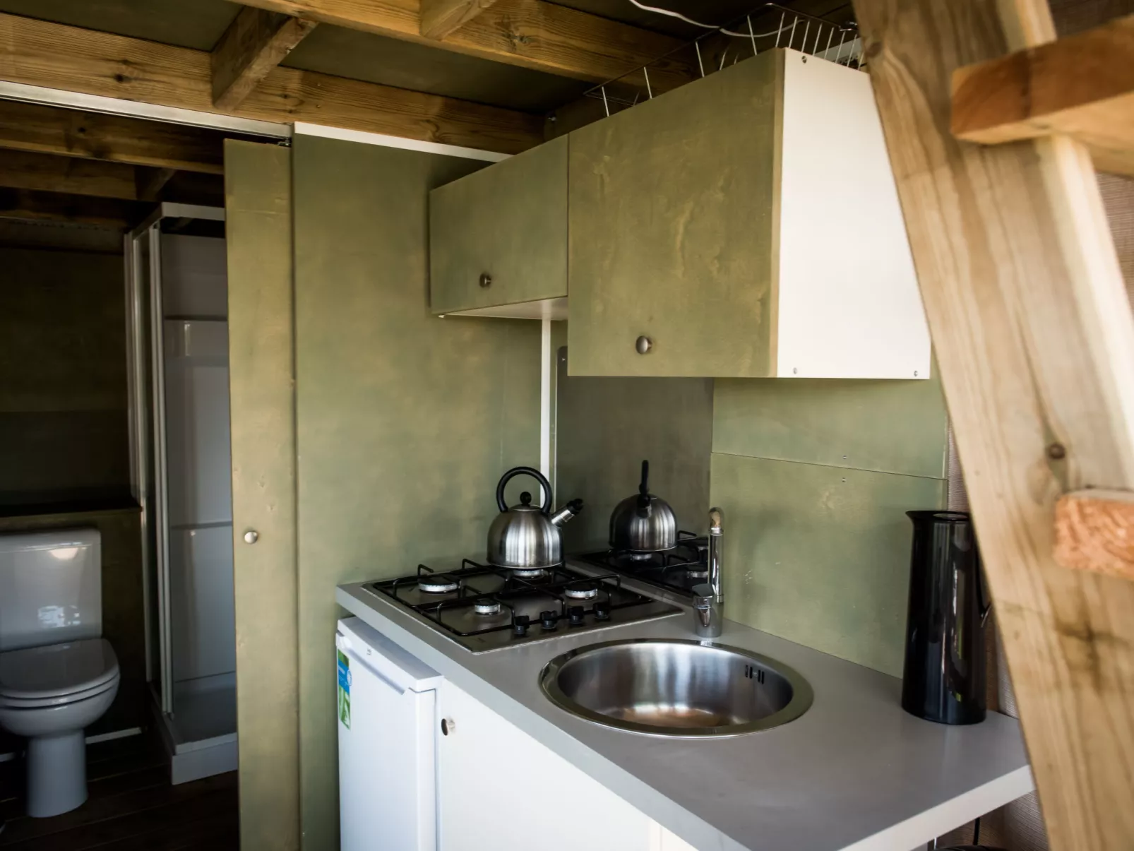 Air Lodge 4-Drinnen