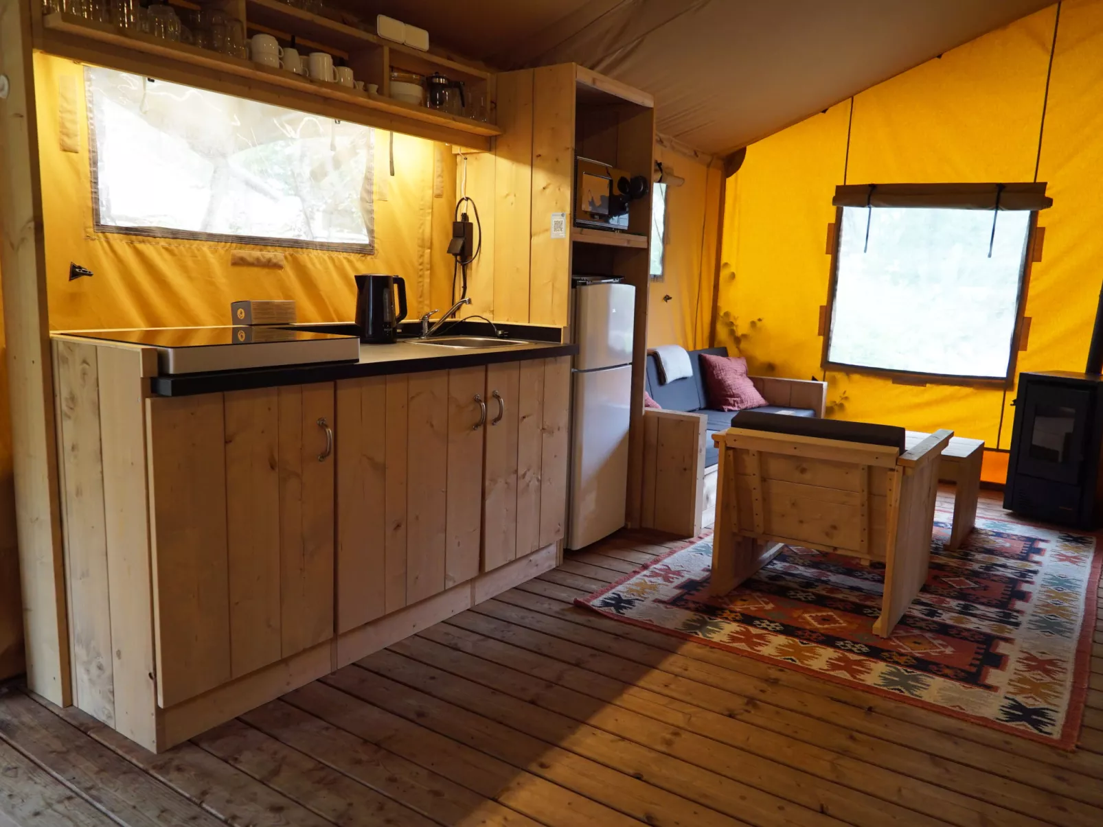Lodgetent 4-Drinnen