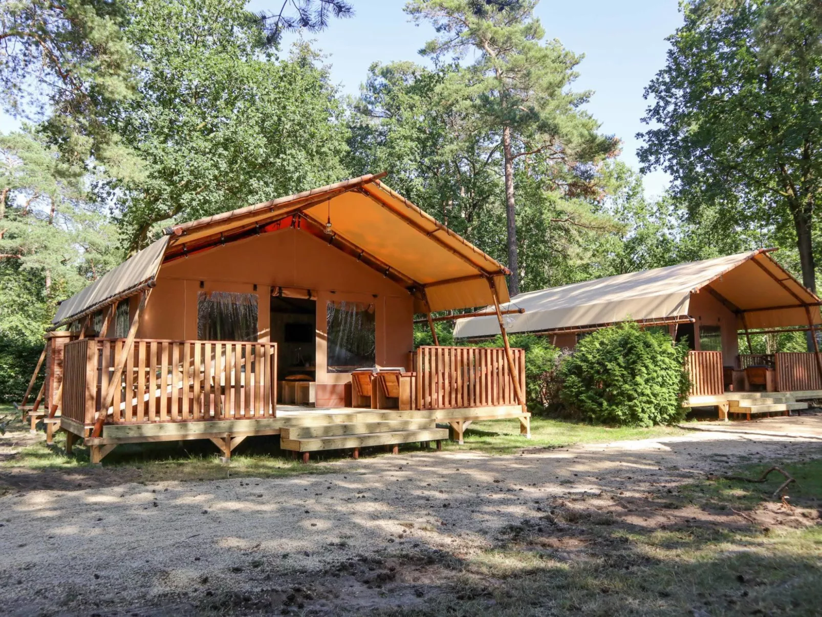 Lodgetent 2-Outside