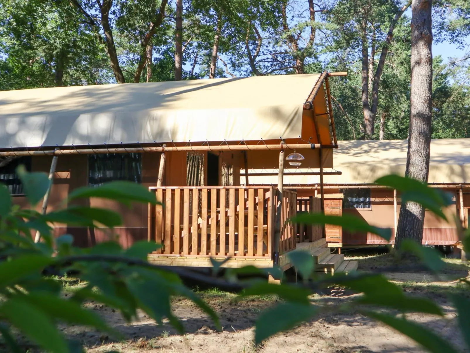 Lodgetent 2-Outside