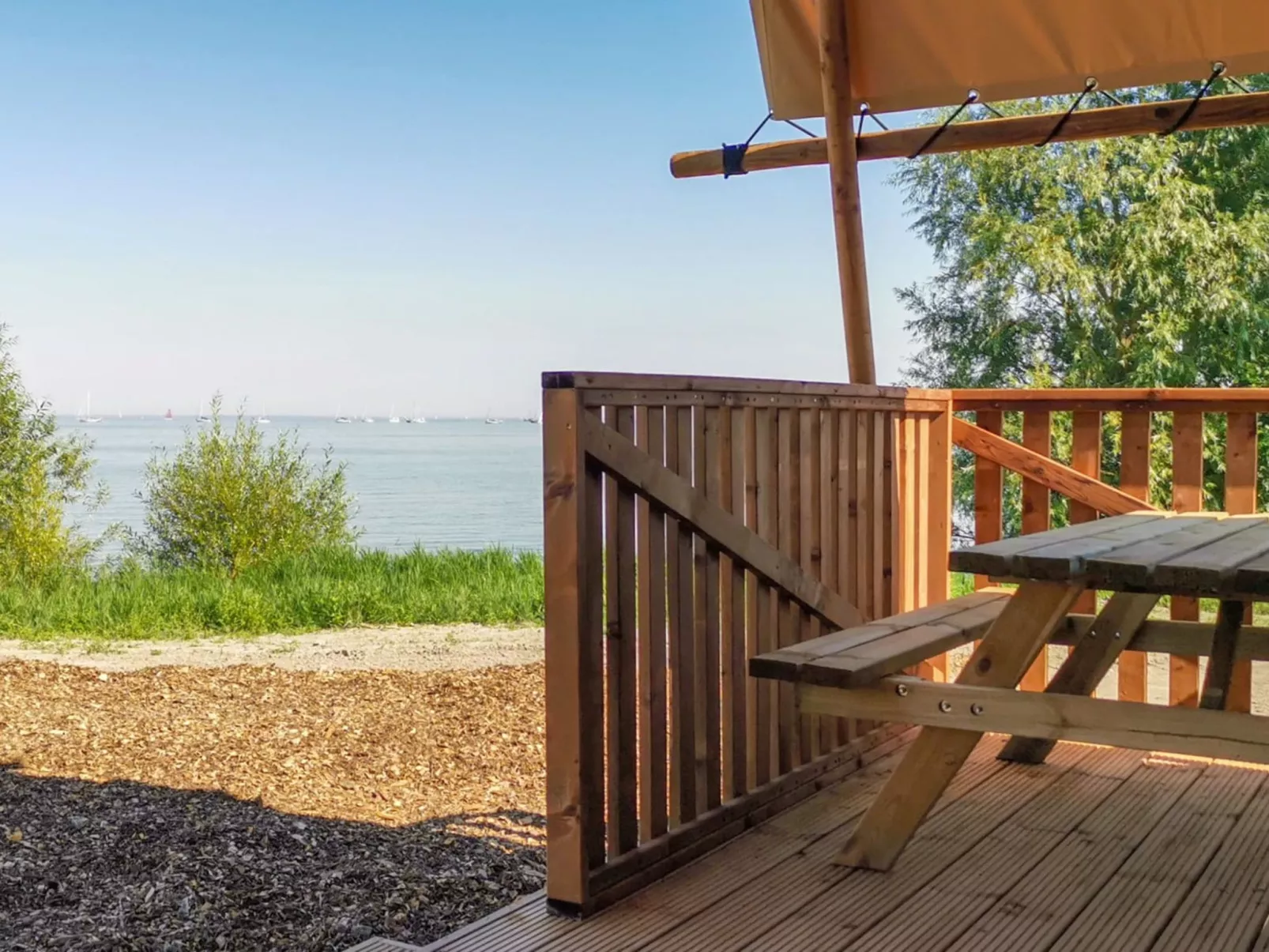 Lodgetent 2-Outside