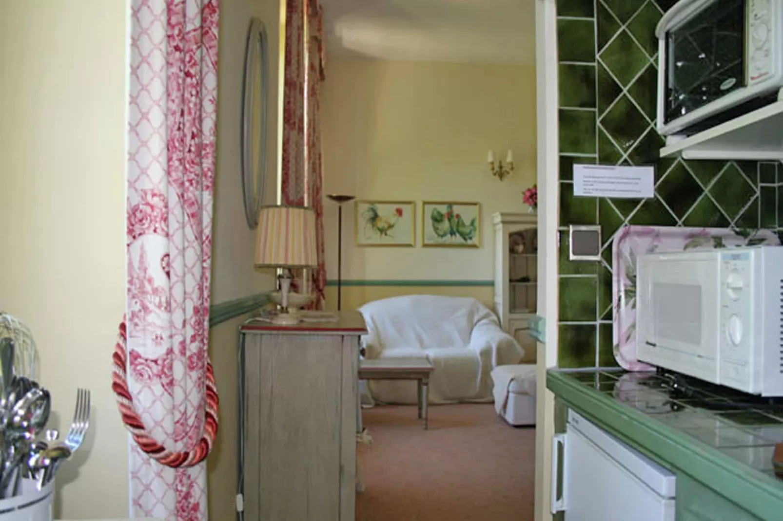 Chateau des Gipières-Kitchen