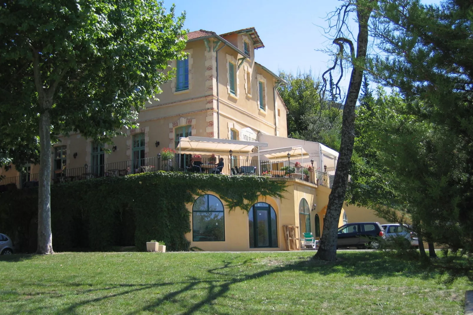 Chateau des Gipières-Park facilities