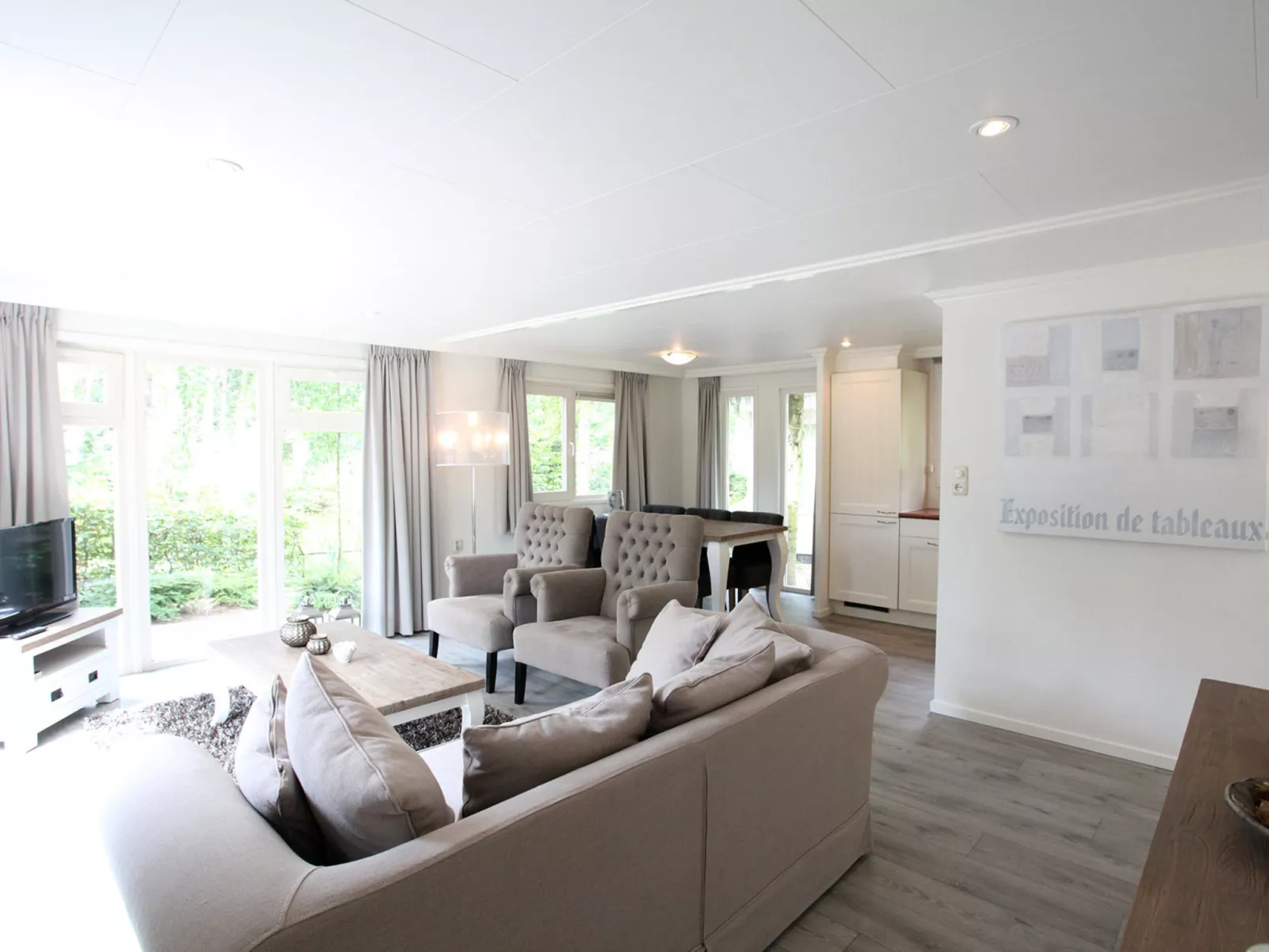 Veranda 6-Inside
