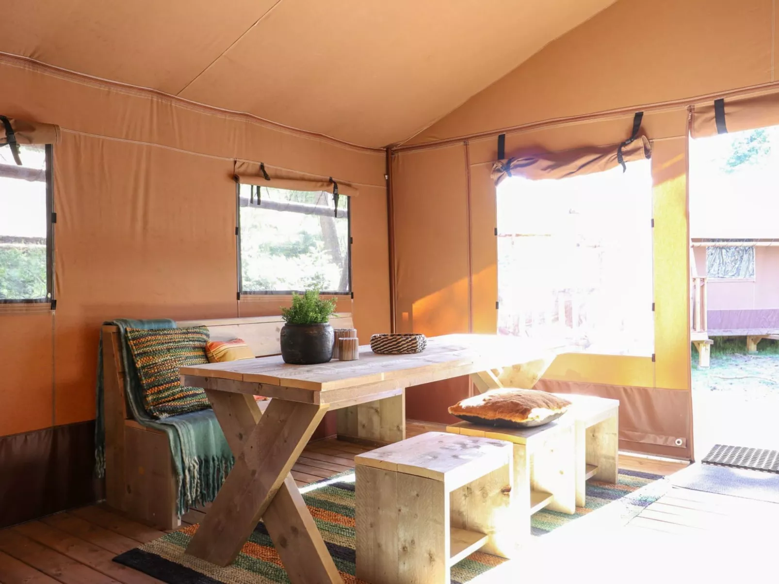 Lodgetent 5-Inside