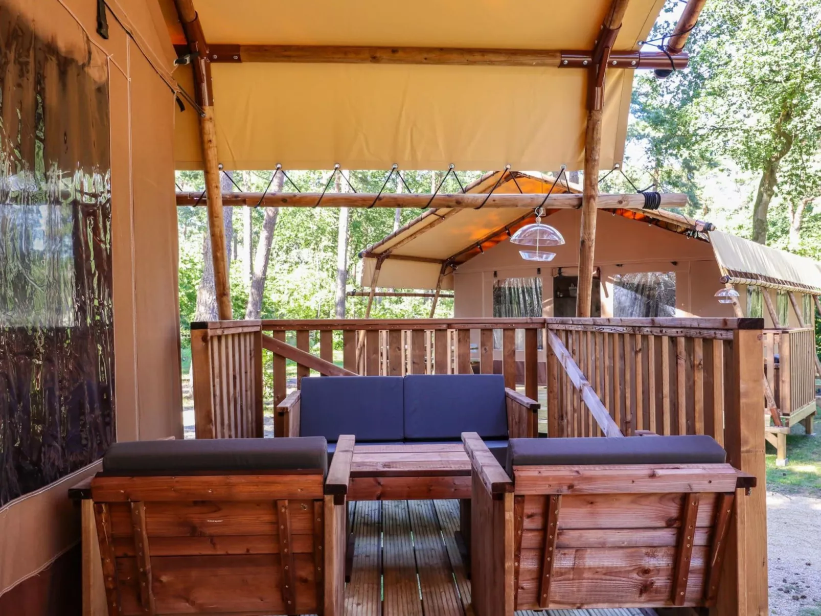 Lodgetent 5-Outside