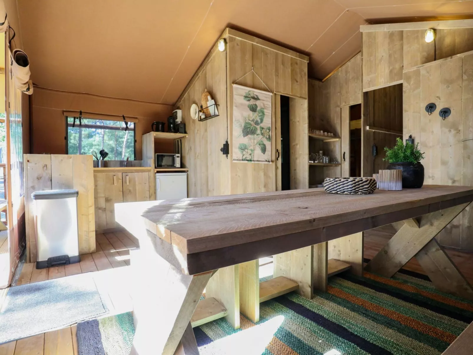 Lodgetent 5-Inside
