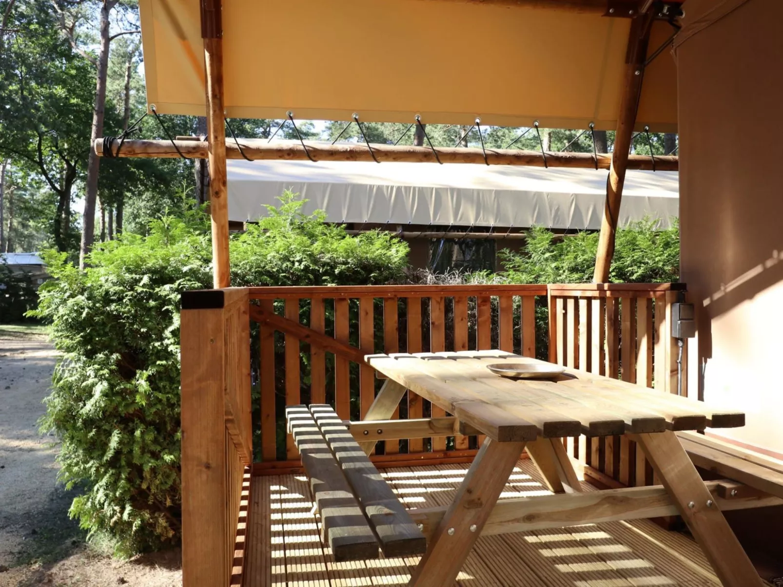 Lodgetent 5-Outside