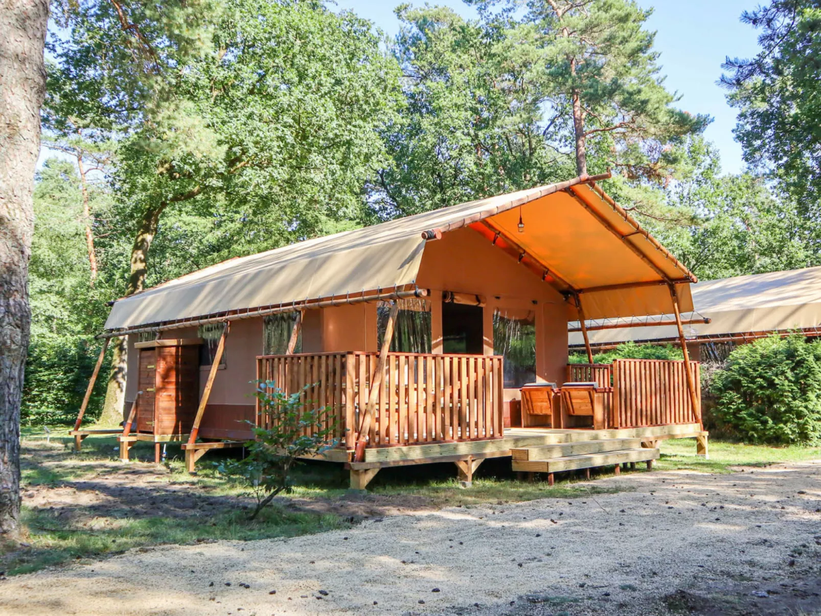Lodgetent 5-Outside