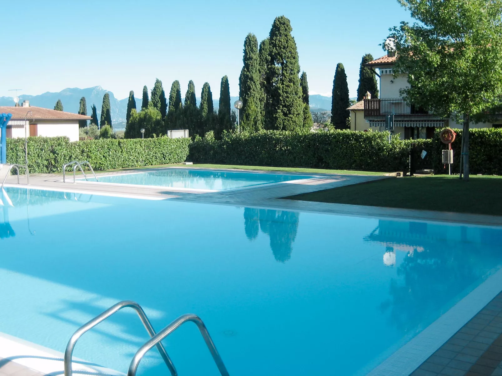 Sole del Garda-Outside