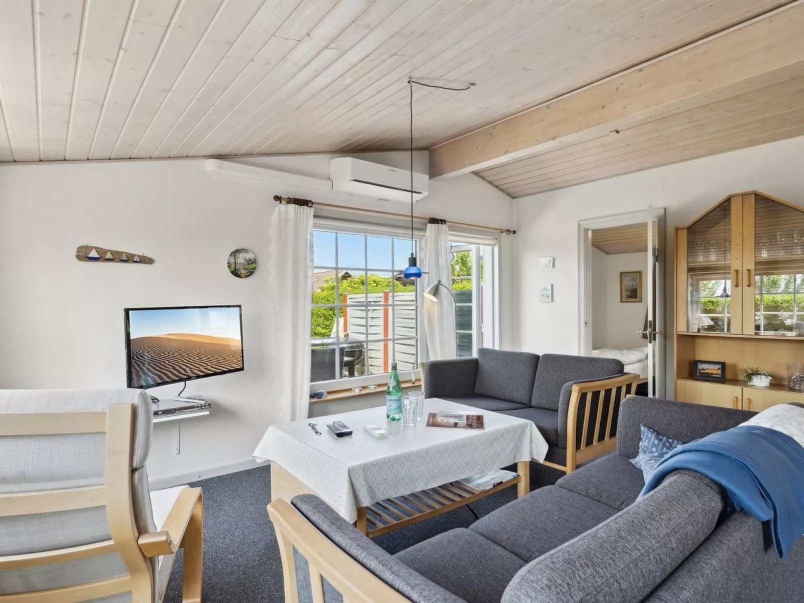 "Amy" - 150m from the sea-Inside