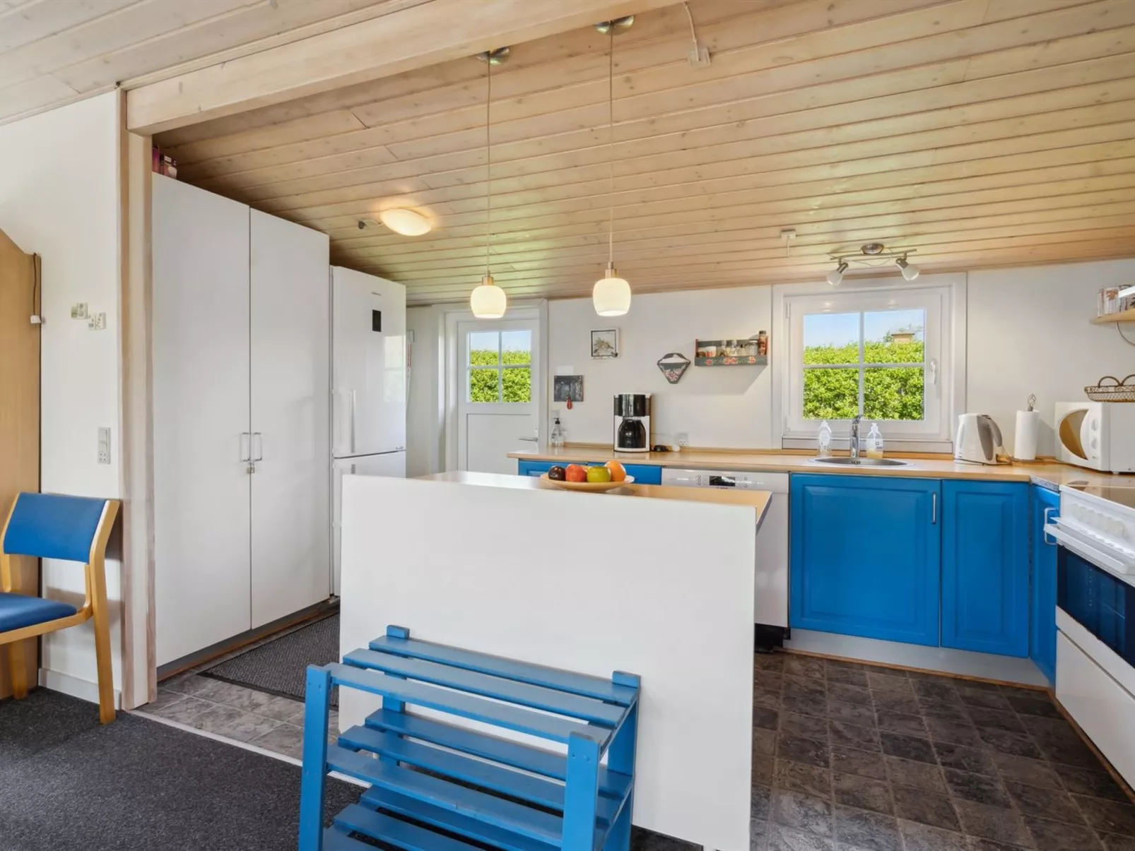 "Amy" - 150m from the sea-Inside