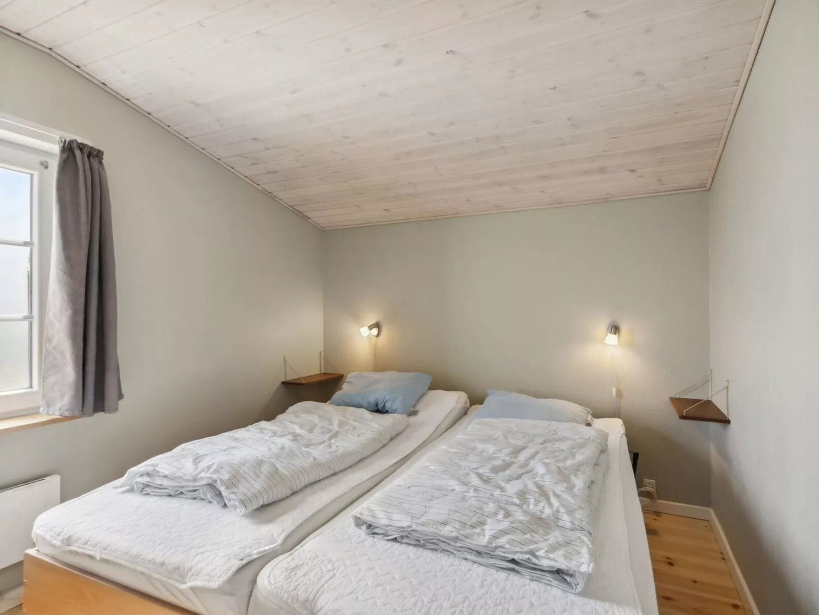 "Amy" - 150m from the sea-Inside
