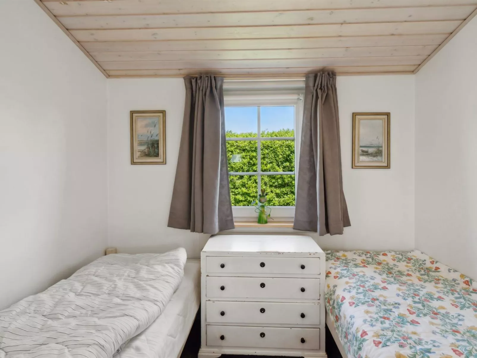 "Amy" - 150m from the sea-Inside