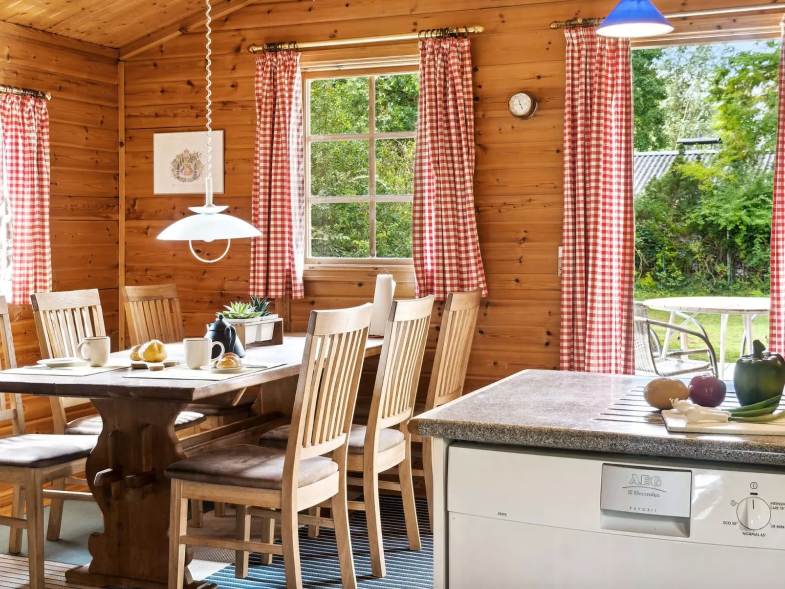 "Tuukka" - 150m from the sea-Inside