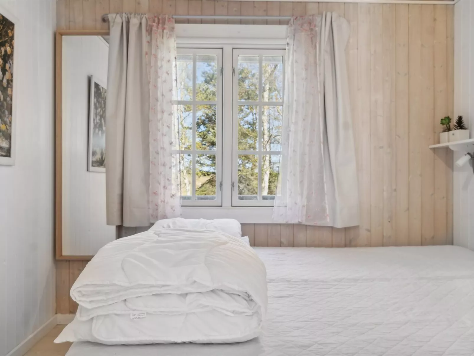 "Arild" - 10m from the sea-Inside