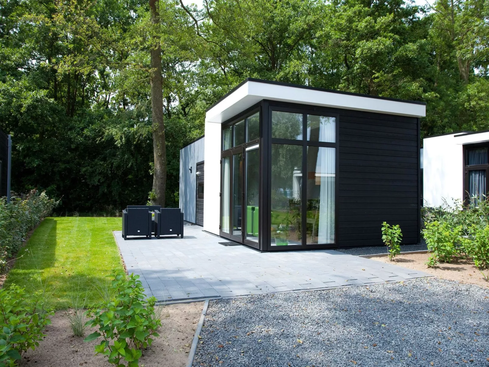 Cube la Mer-Outside
