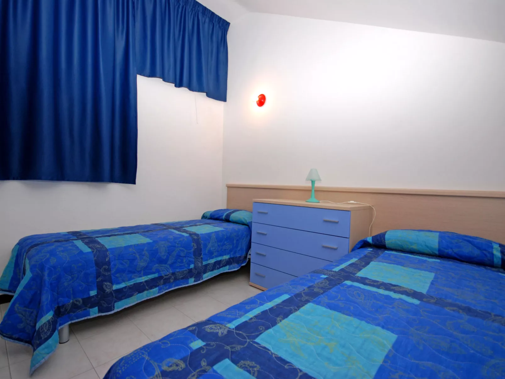 Holiday Village-Dedans