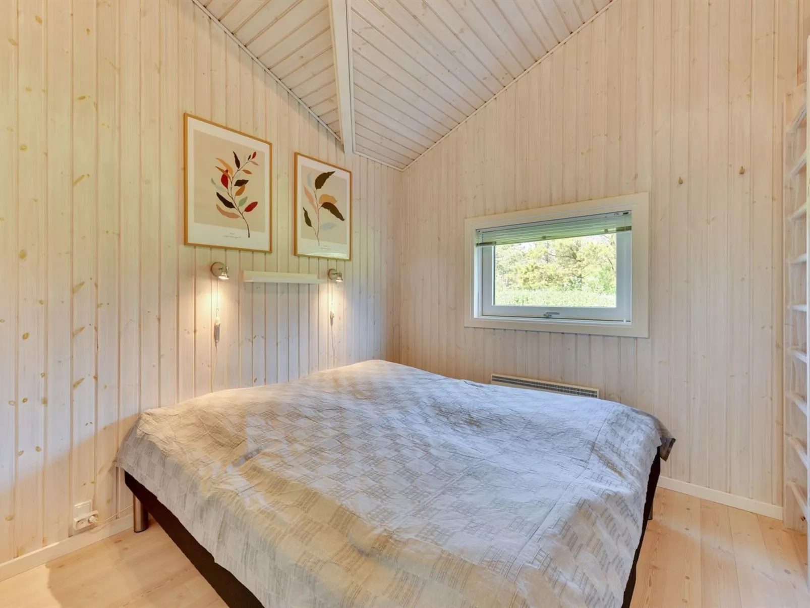 "Sviðandi" - 1.5km from the sea-Inside