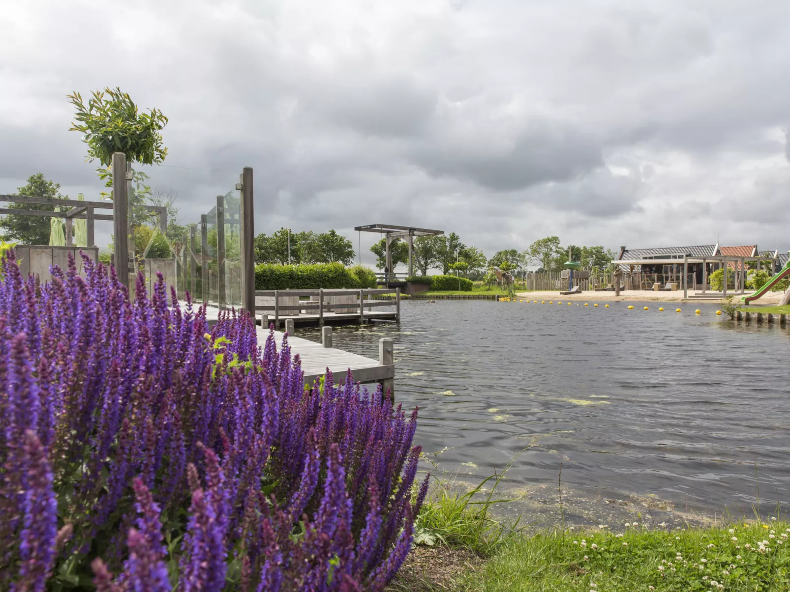Marken 6-Outside
