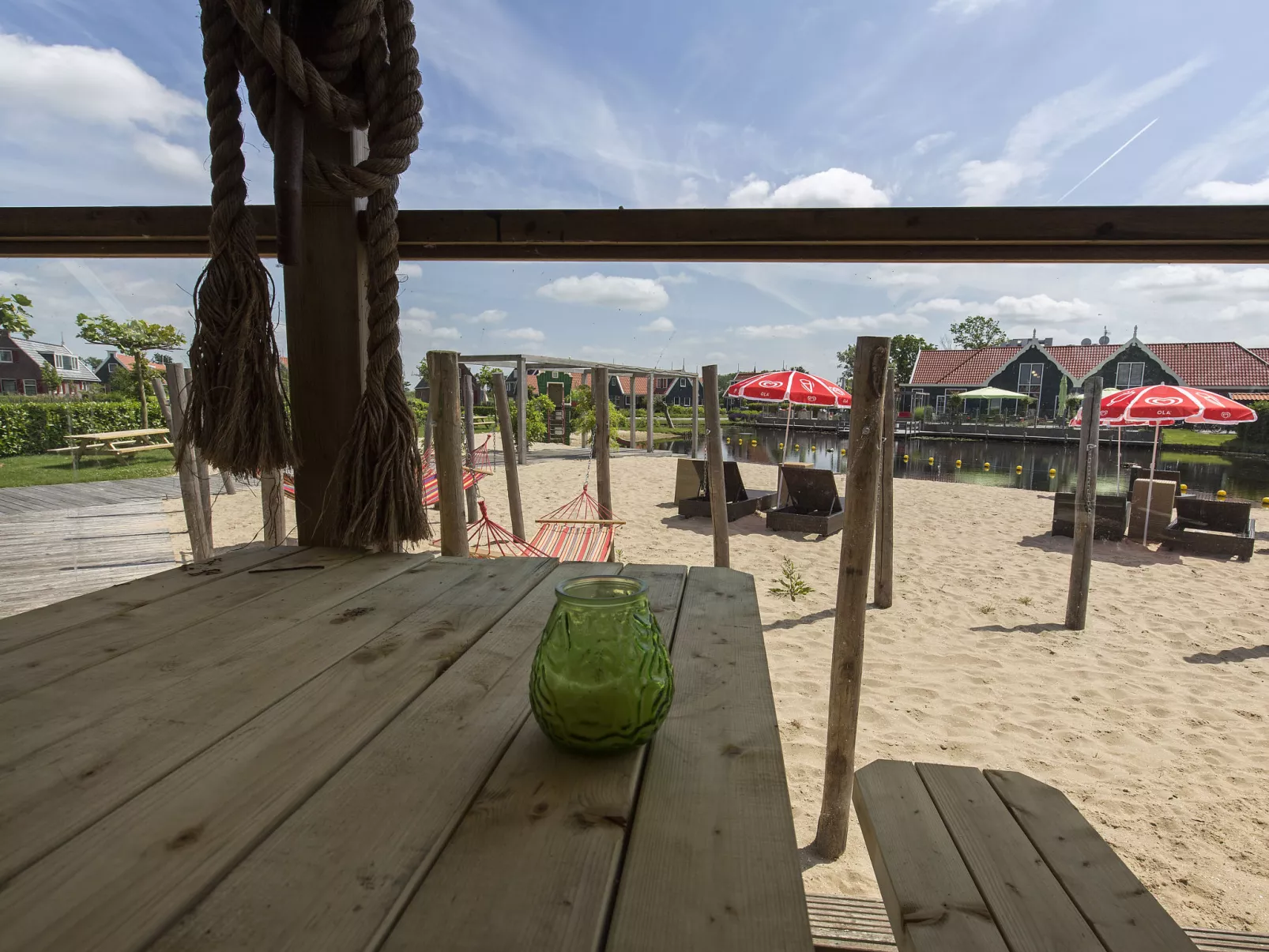 Marken 6-Outside