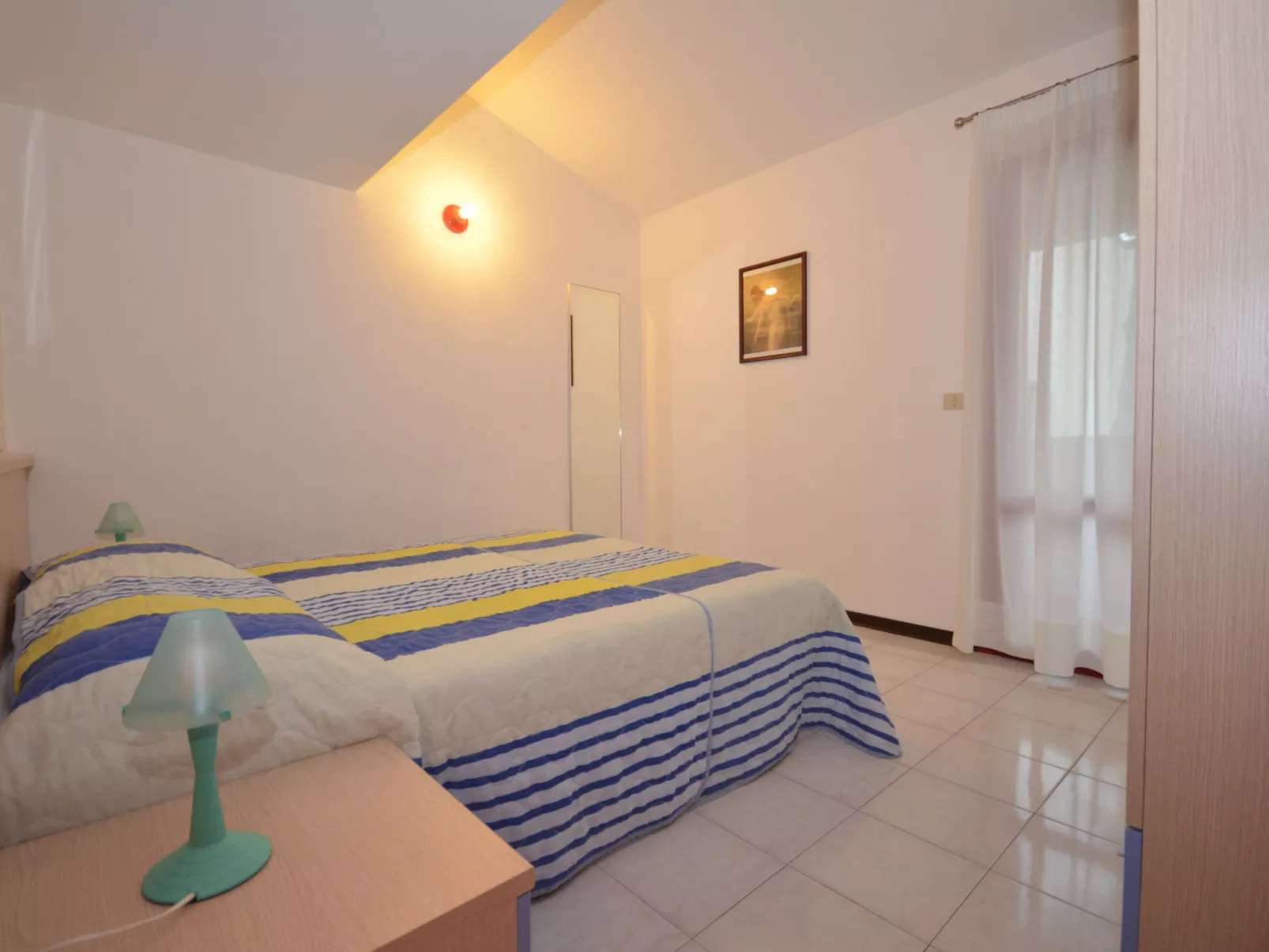 Holiday Village-Inside