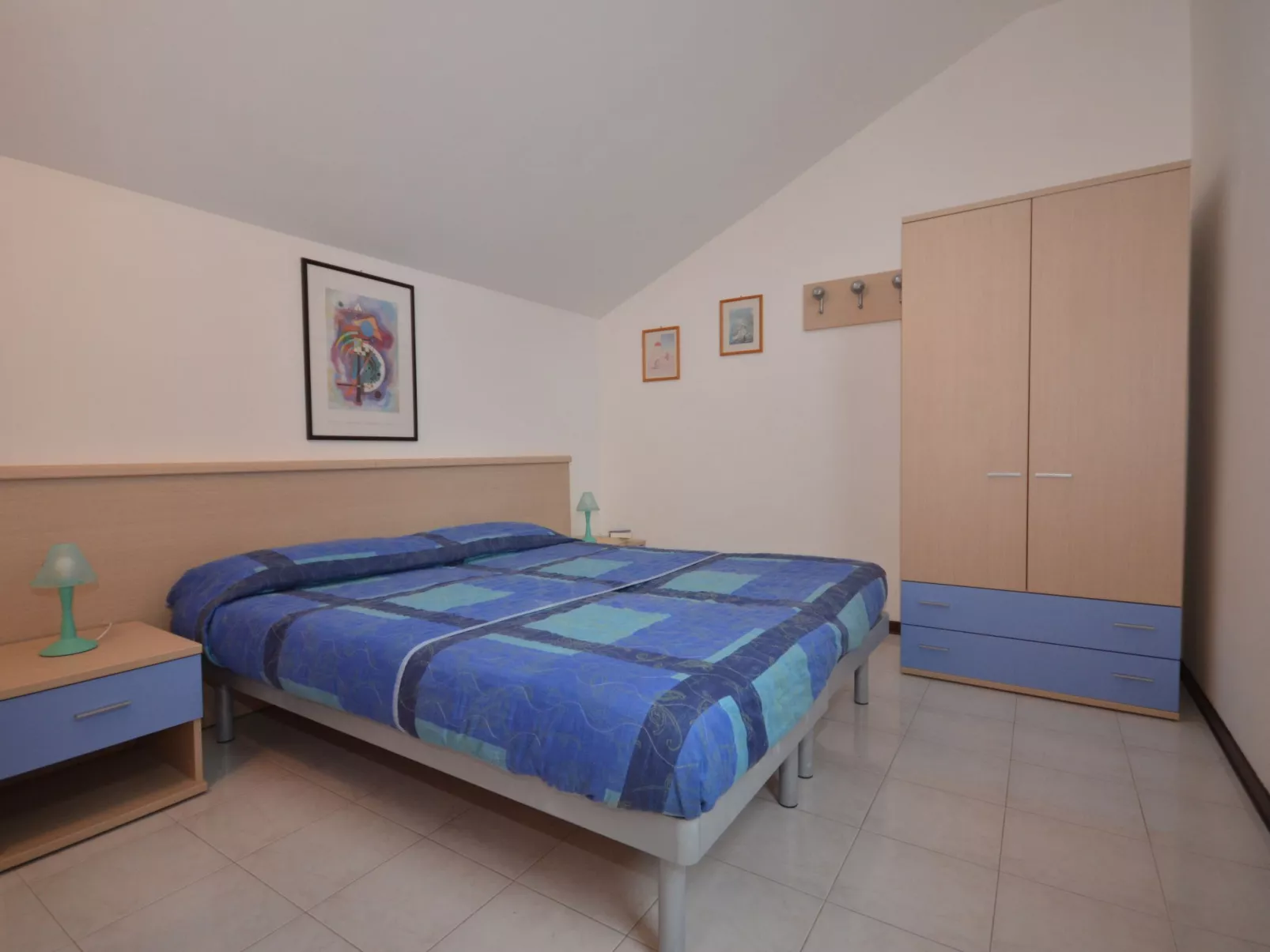 Holiday Village-Inside