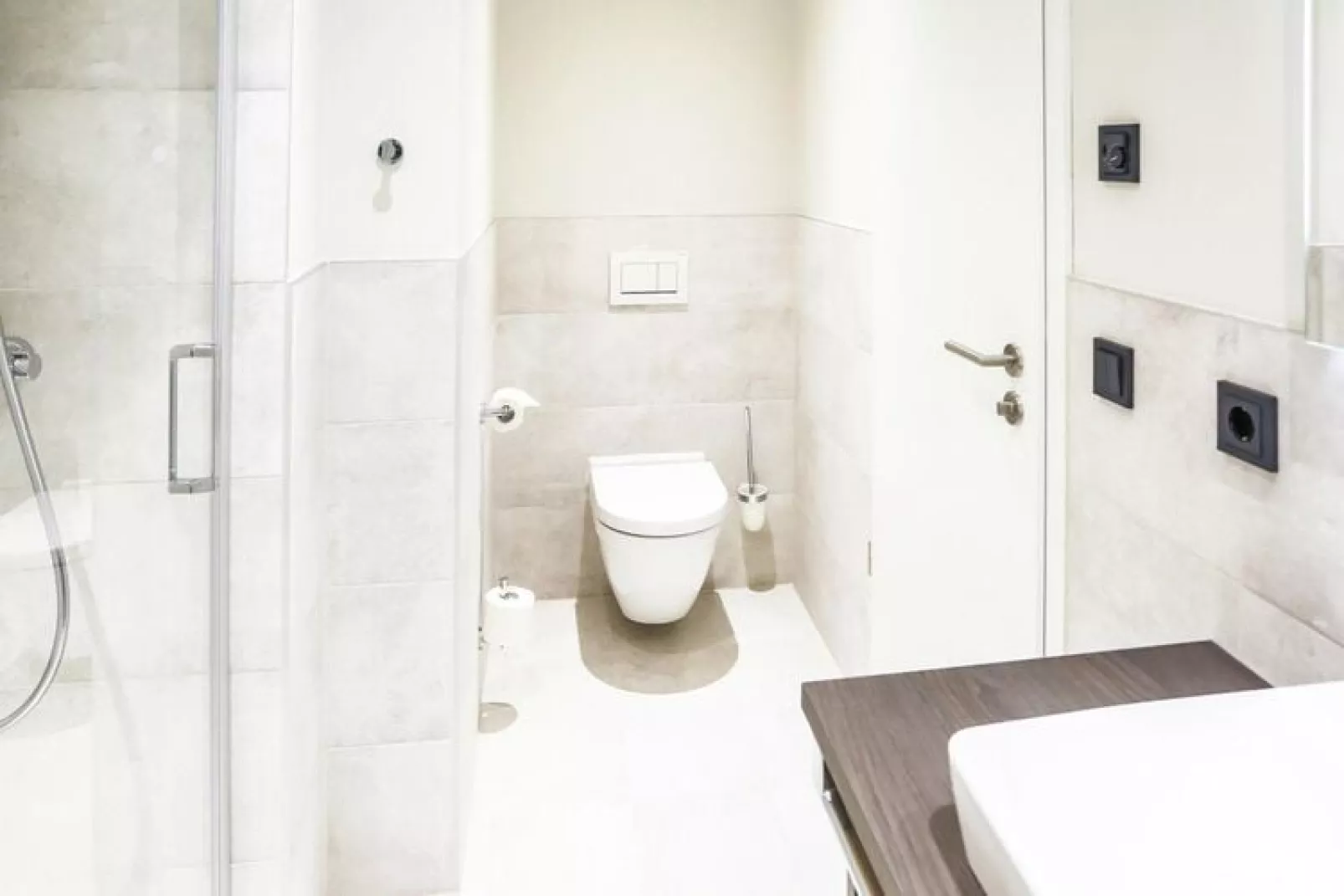 Apartments im MAREMÜRITZ Yachthafen Resort & Spa / Fortuna Suite Landseite 2 Personen und 1 Kind 3-15 Jahre-Bathroom