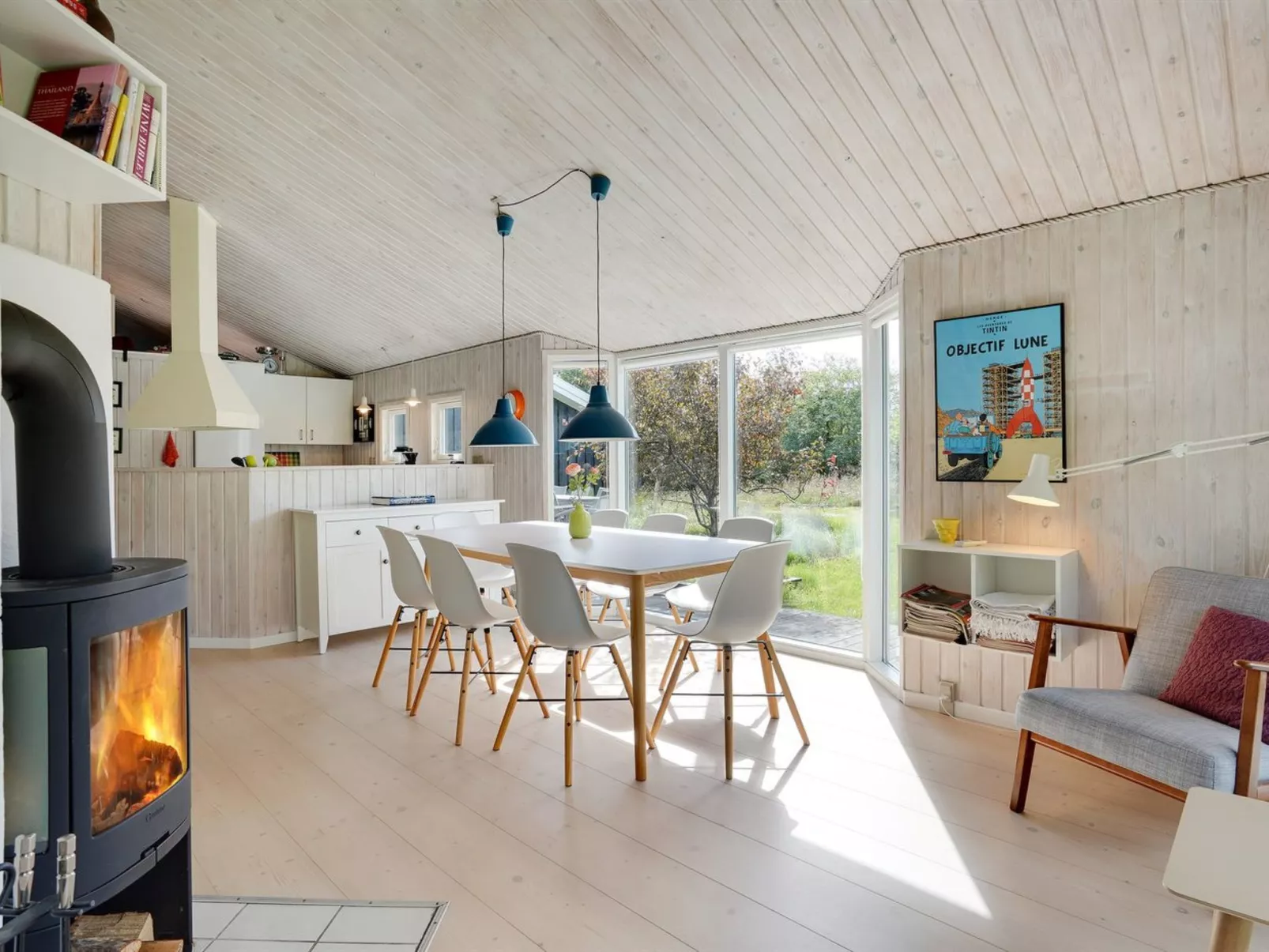 "Hagbard" - 2.6km from the sea-Inside