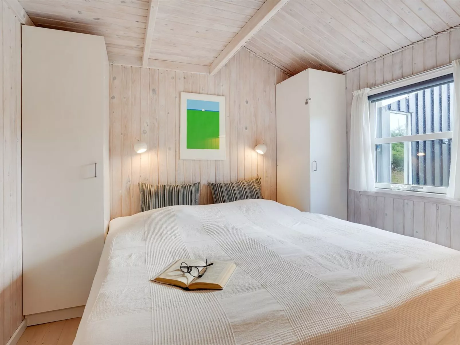 "Hagbard" - 2.6km from the sea-Inside