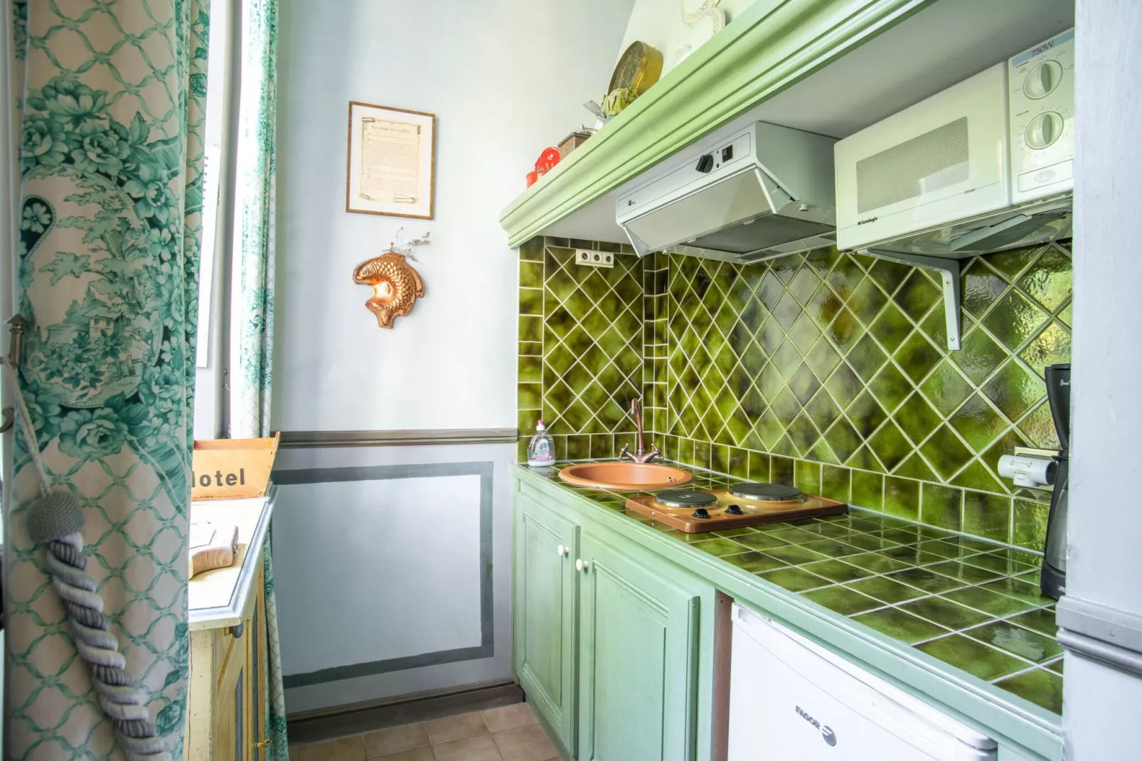 Au château près du Ventoux I-Kitchen