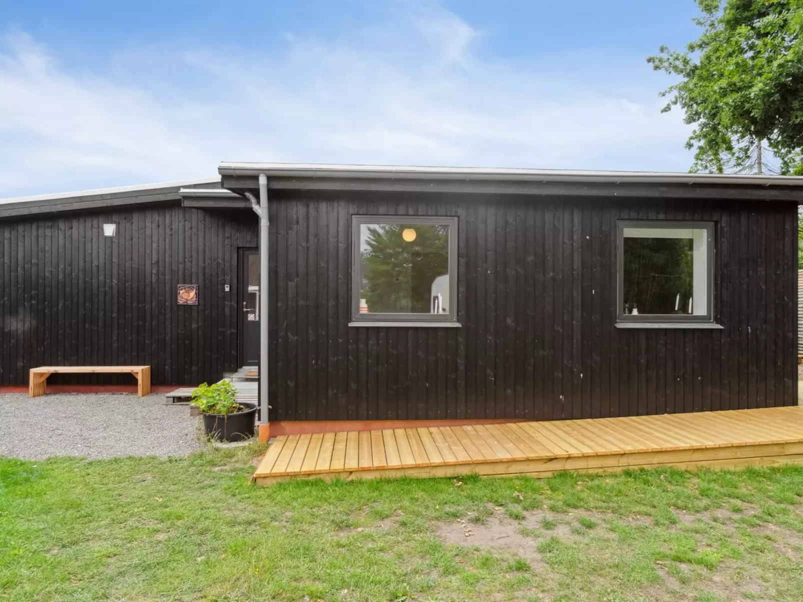 "Randulf" - 250m from the sea-Outside