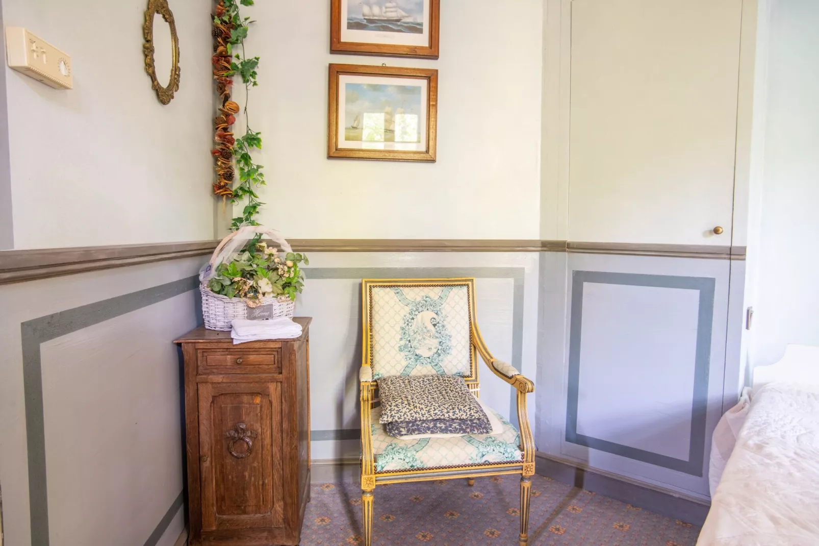 Au château près du Ventoux I-Bedroom