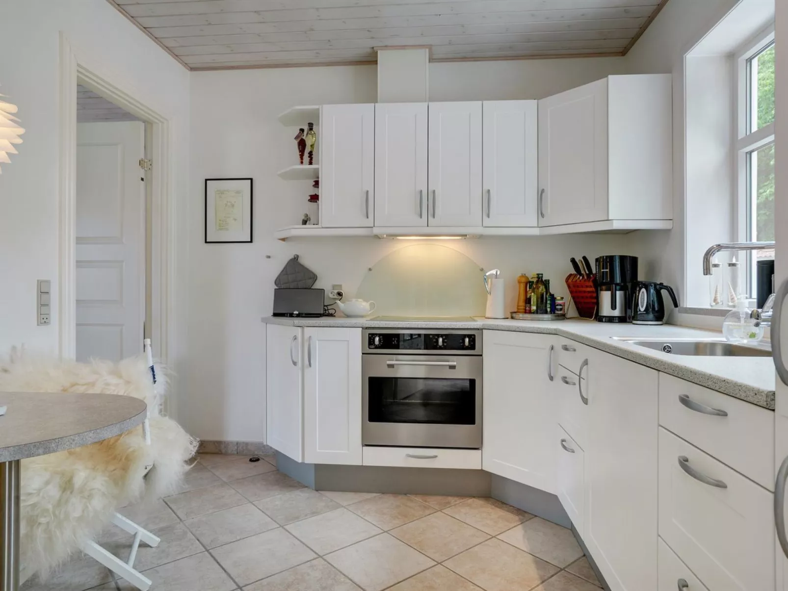 "Neno" - 2.2km from the sea-Inside