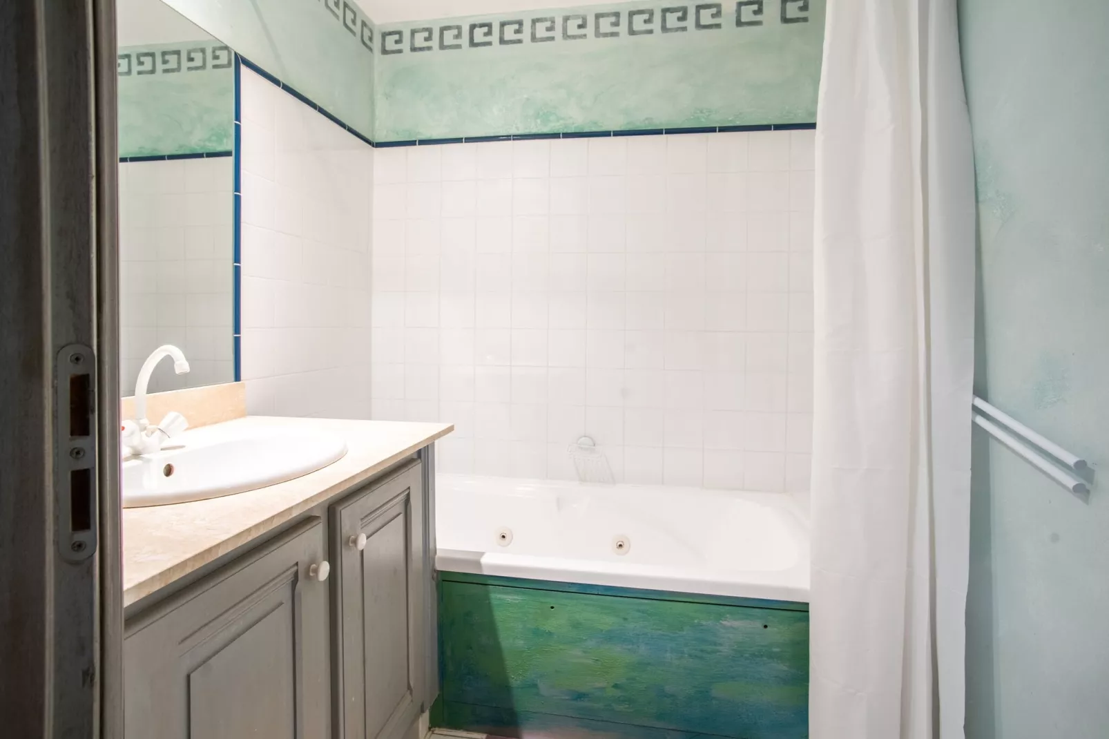 Au château près du Ventoux I-Bathroom
