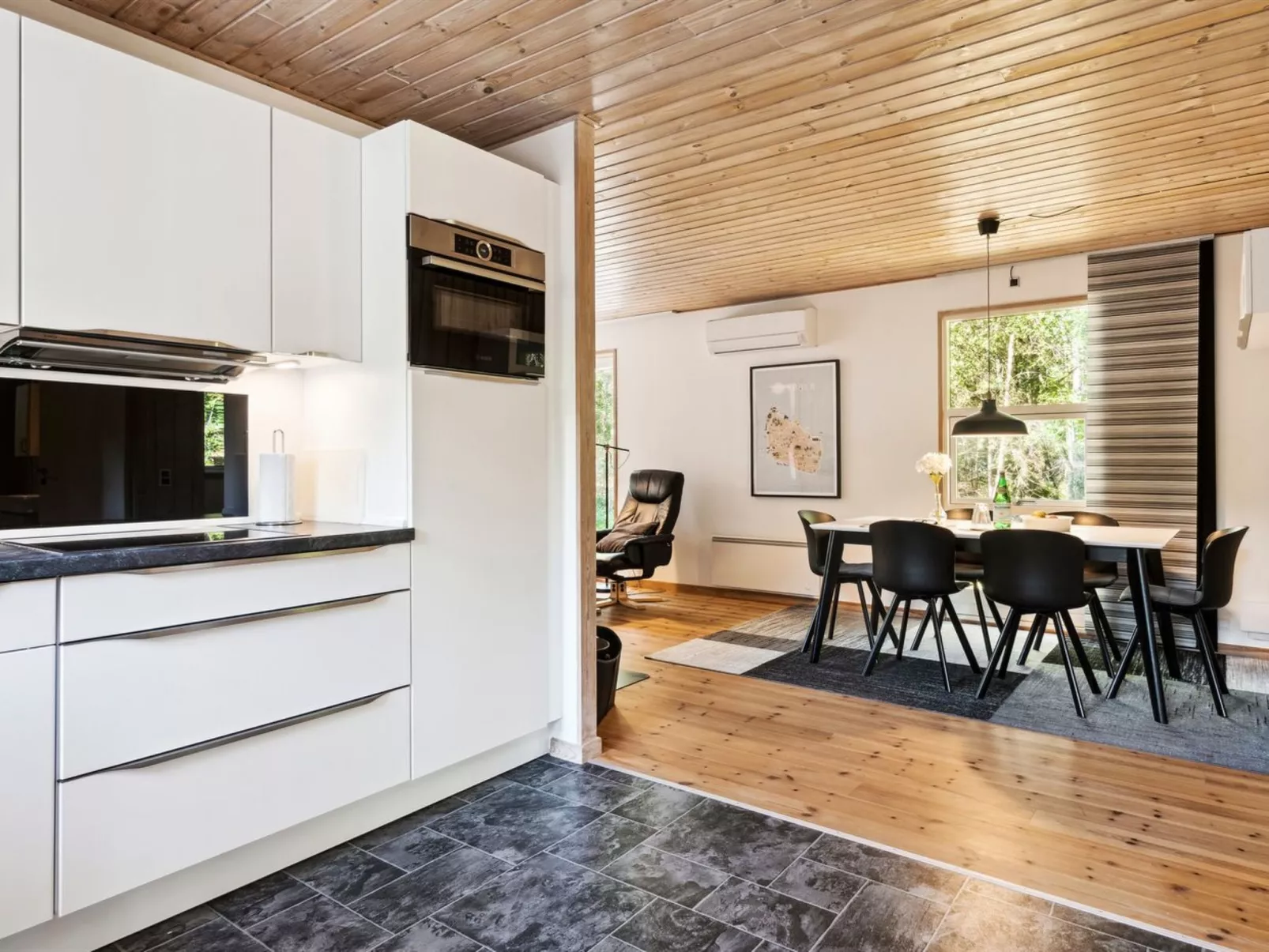 "Eftim" - 600m from the sea-Inside