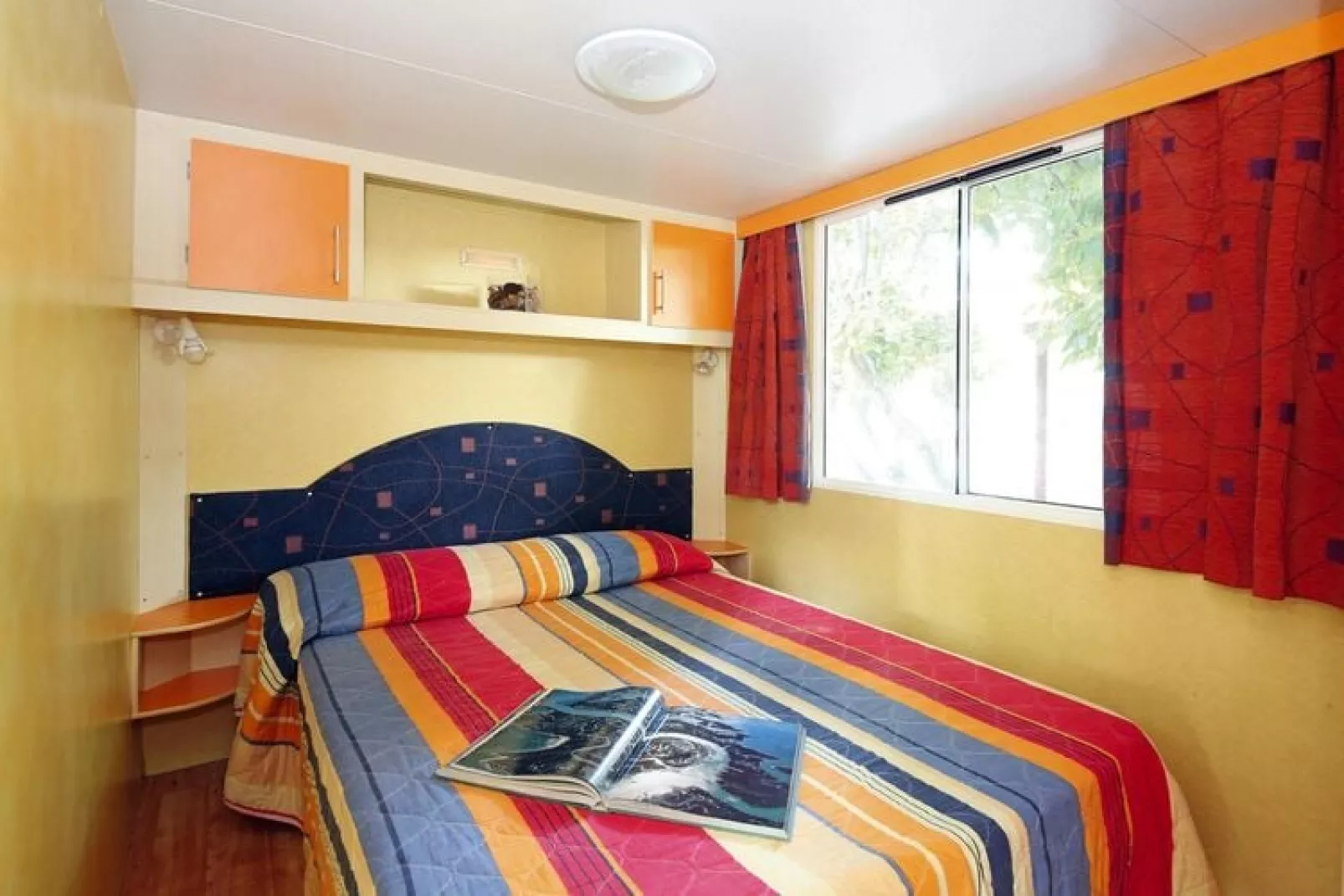 Caravanpark San Benedetto Camping Relais Peschiera / MH 4/5 / Chalet-Bedroom