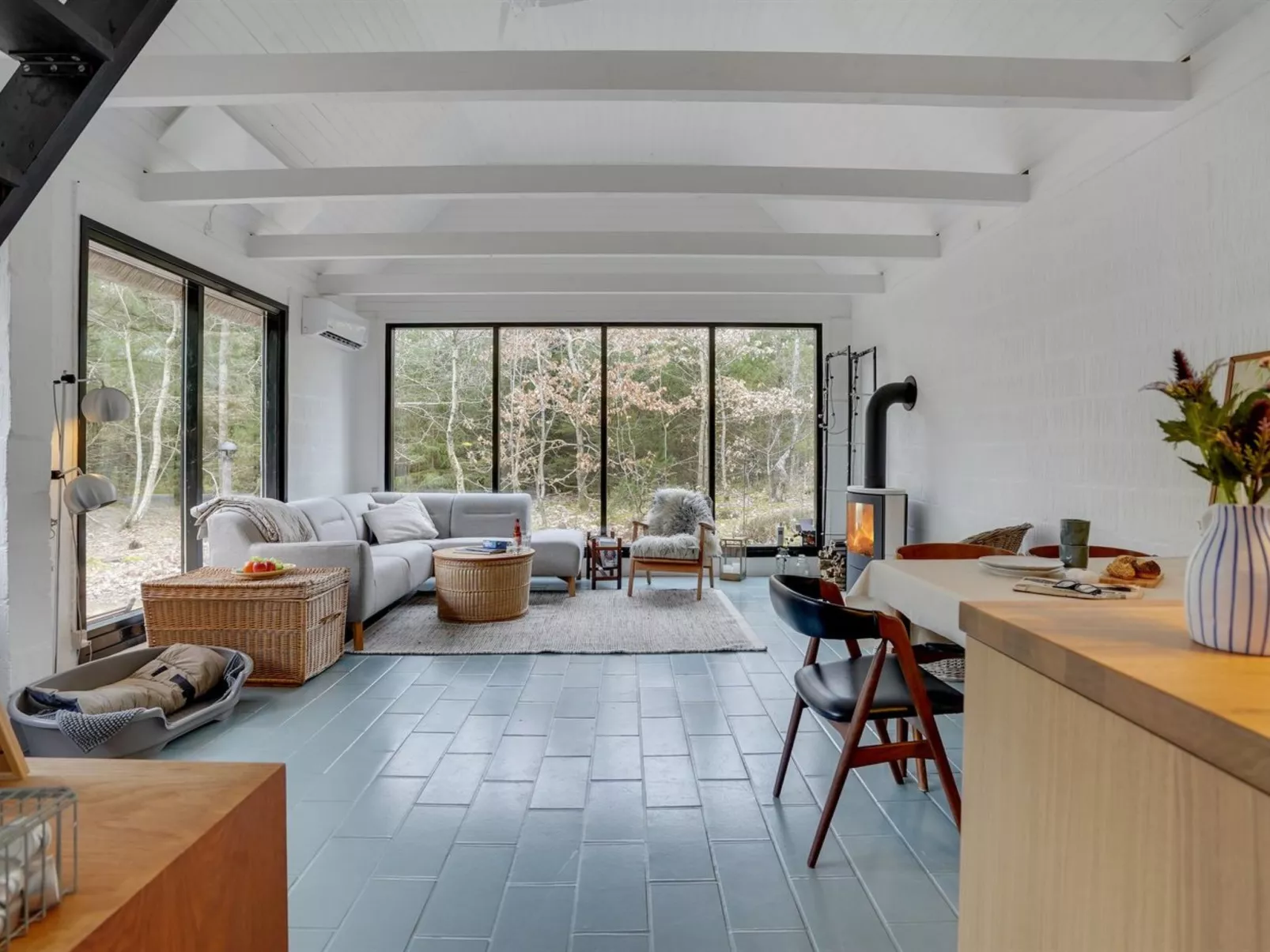 "Olaf" - 1.4km from the sea-Inside
