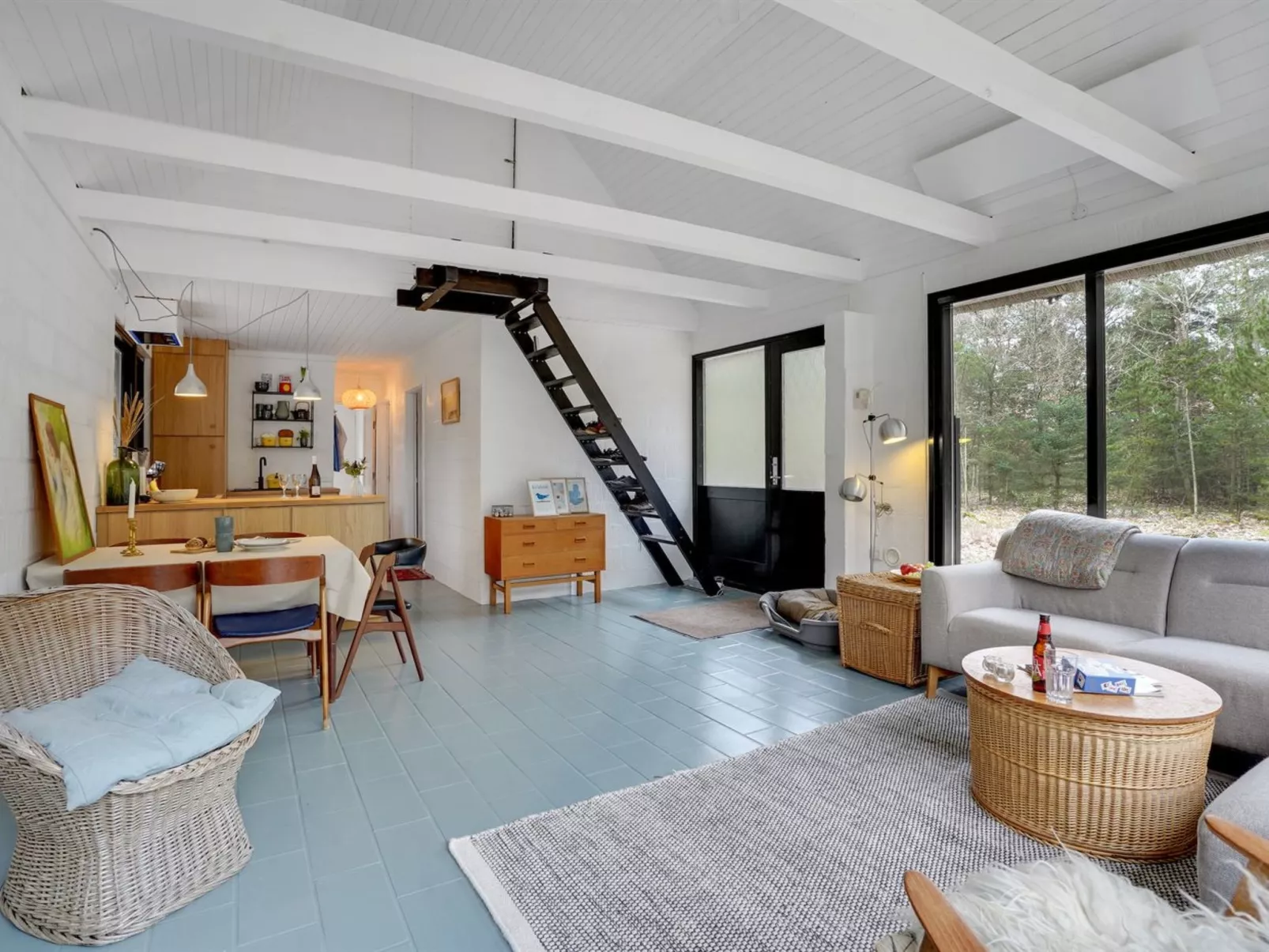"Olaf" - 1.4km from the sea-Inside