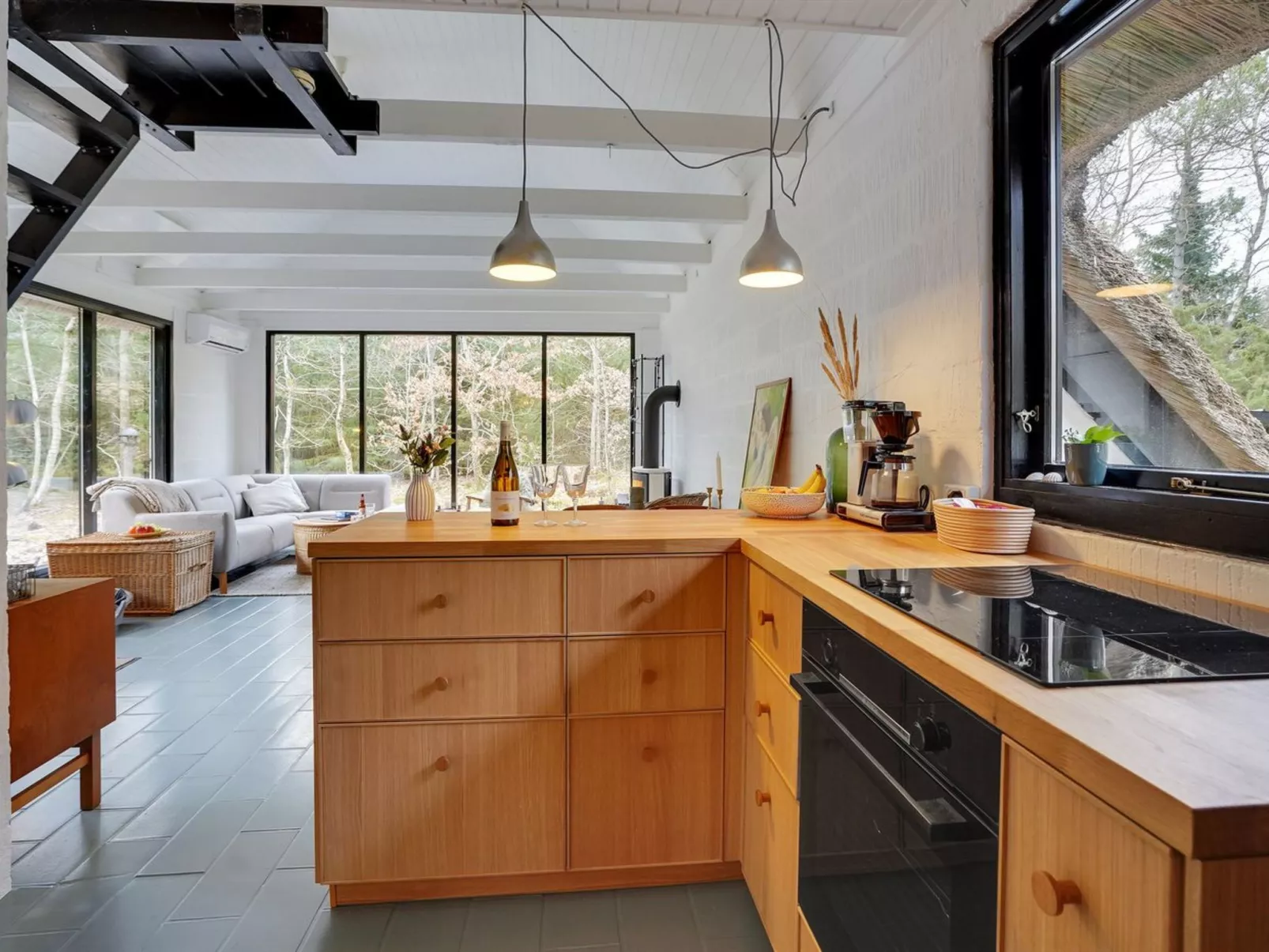 "Olaf" - 1.4km from the sea-Inside