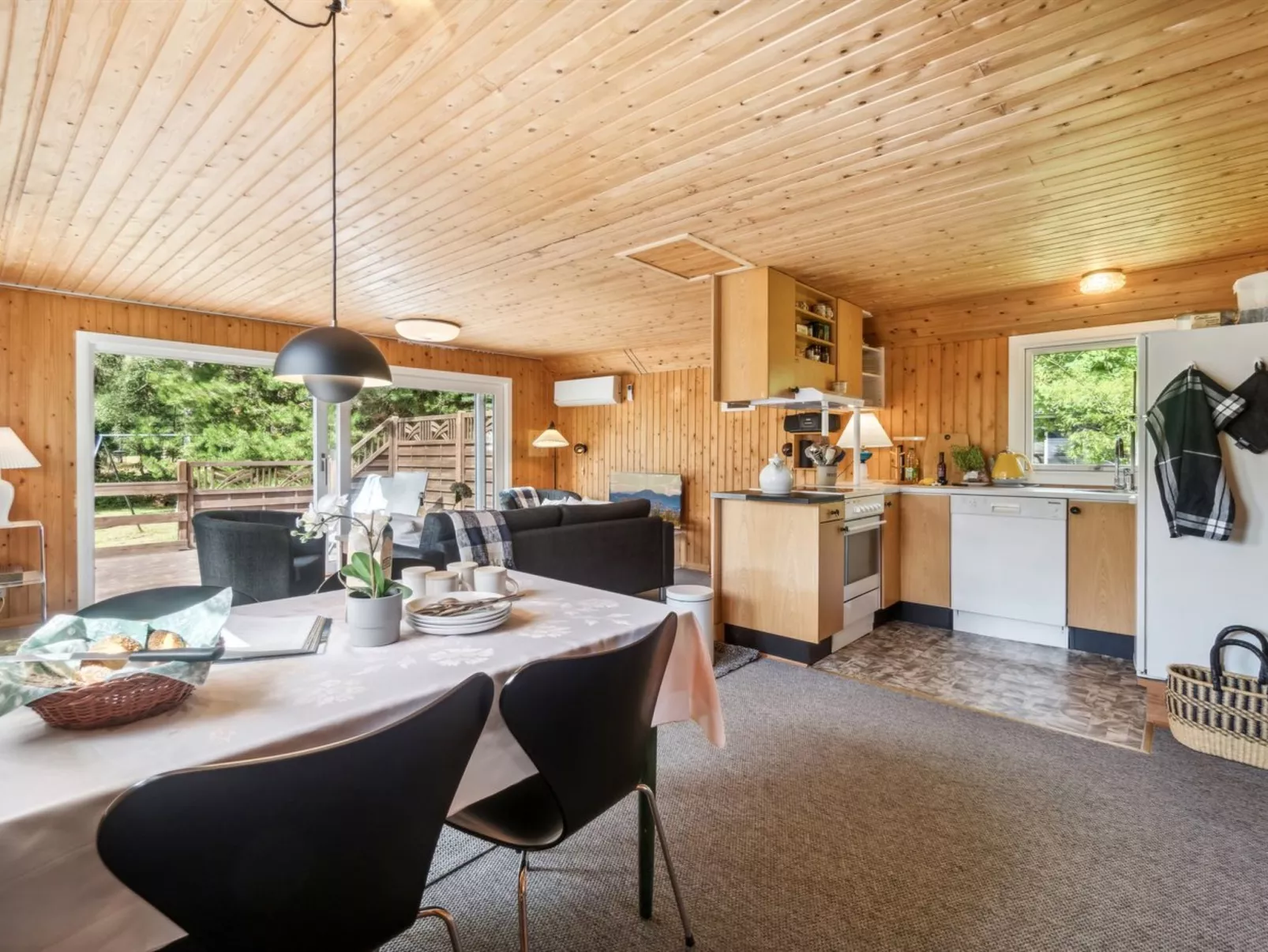 "Hillmari" - 650m from the sea-Inside