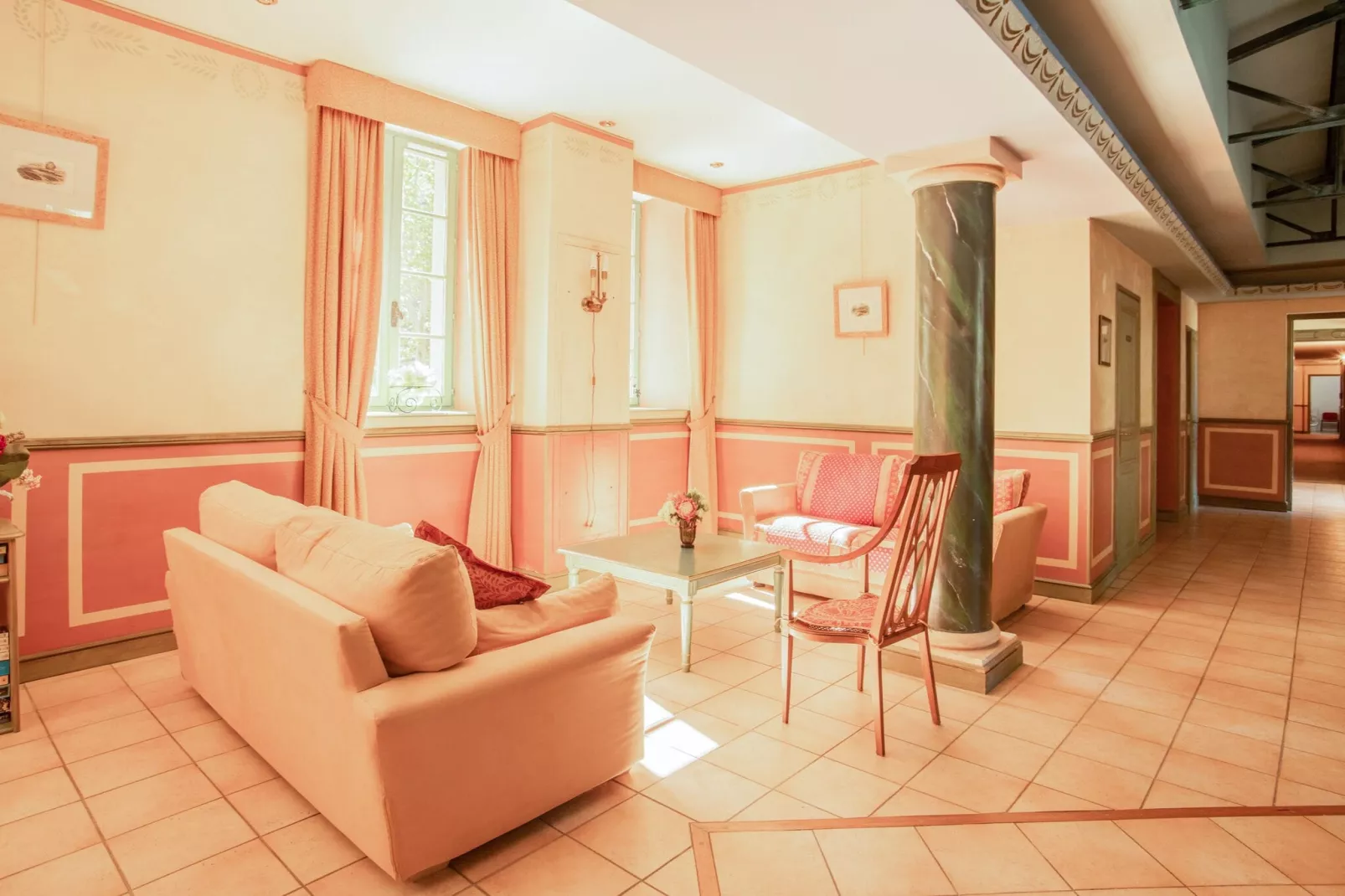 Au château près du Ventoux III-Living room