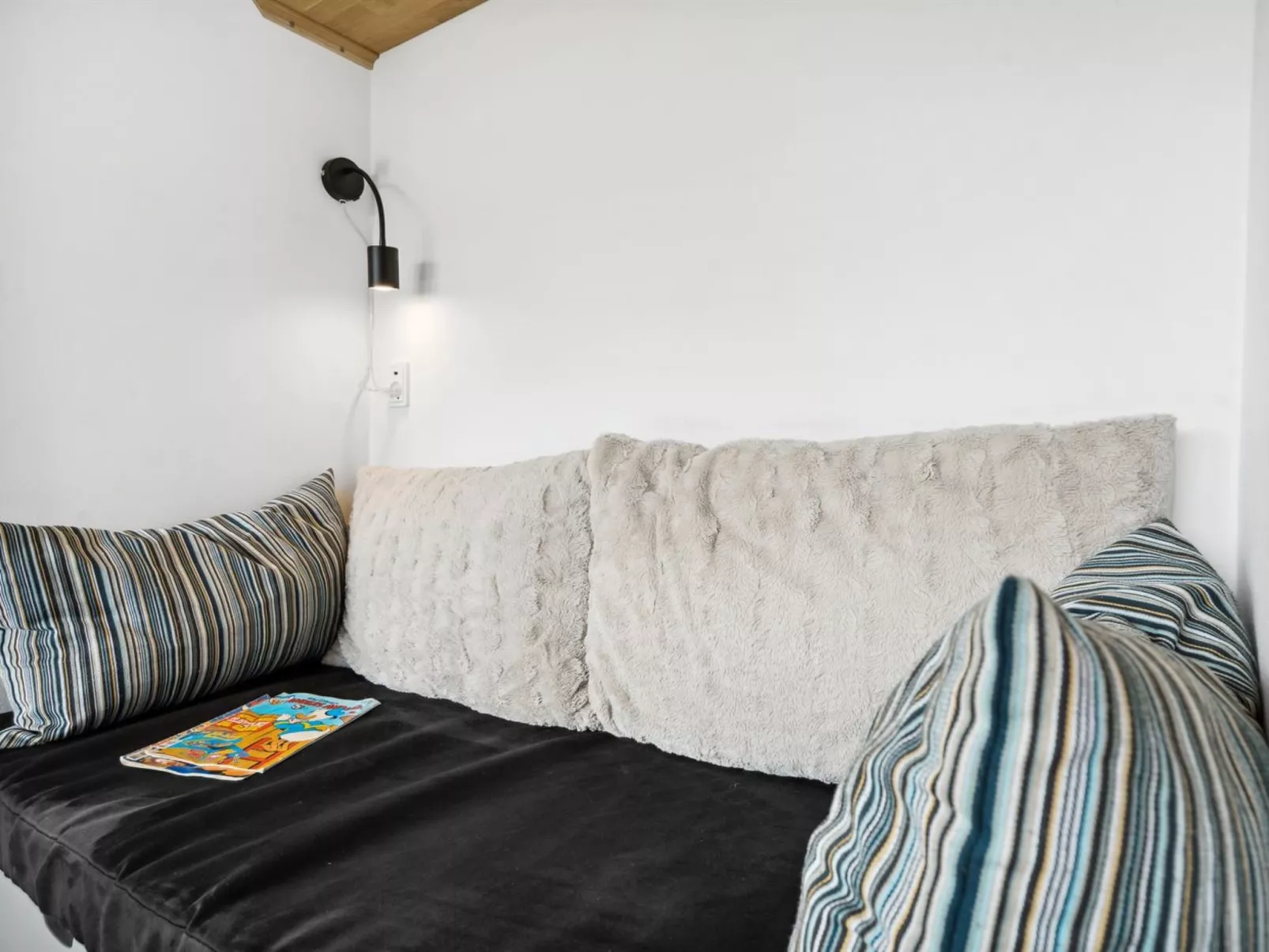 "Amdi" - 700m from the sea-Inside