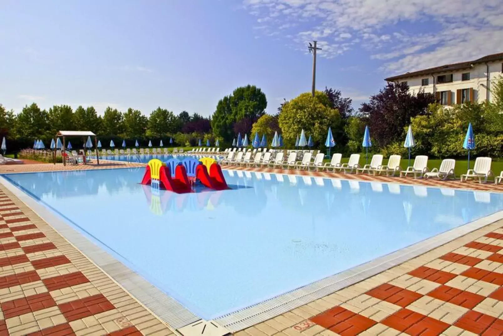 Caravanpark San Benedetto Camping Relais Peschiera / MH 4/5 / Chalet-Pool